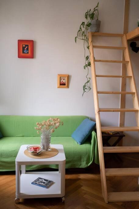 شقة Lovely Loft Studio W Patio & Garden أوباتيا المظهر الخارجي الصورة